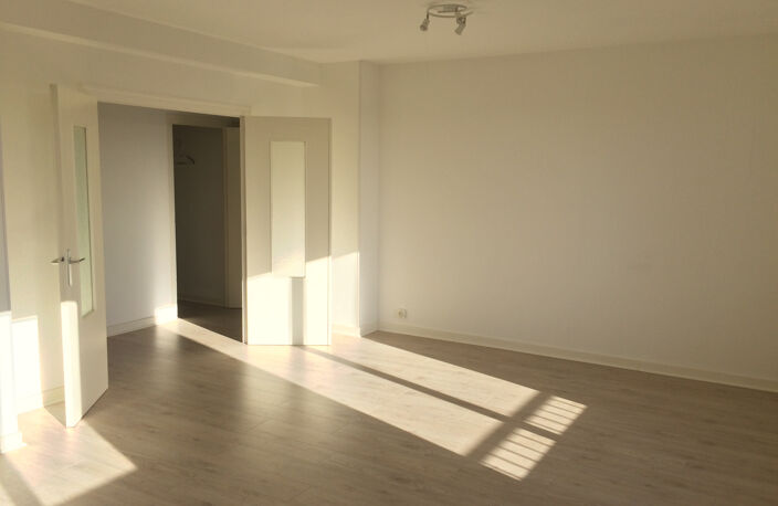 appartement T3 avec balcon cave ET GARAGE quartier gare   64 — photo 4