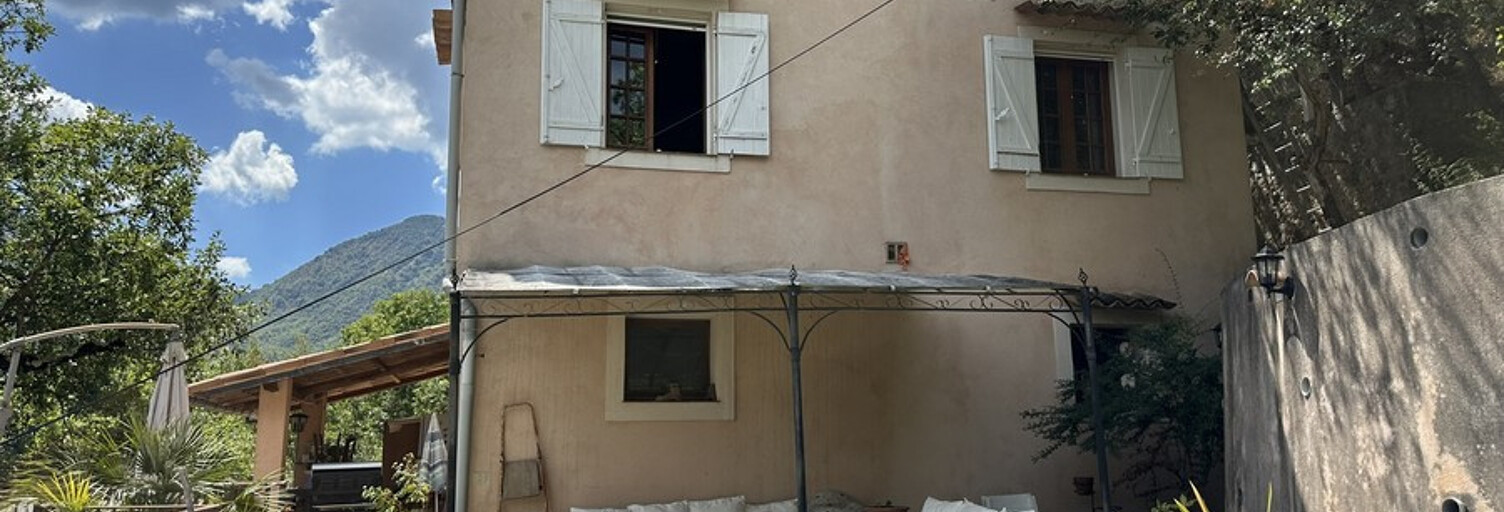 Maison 5 Pièces 141 m² à vendre à Utelle (06450)