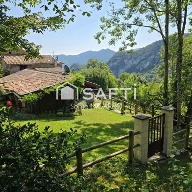 Maison 8 pièces 300000 €