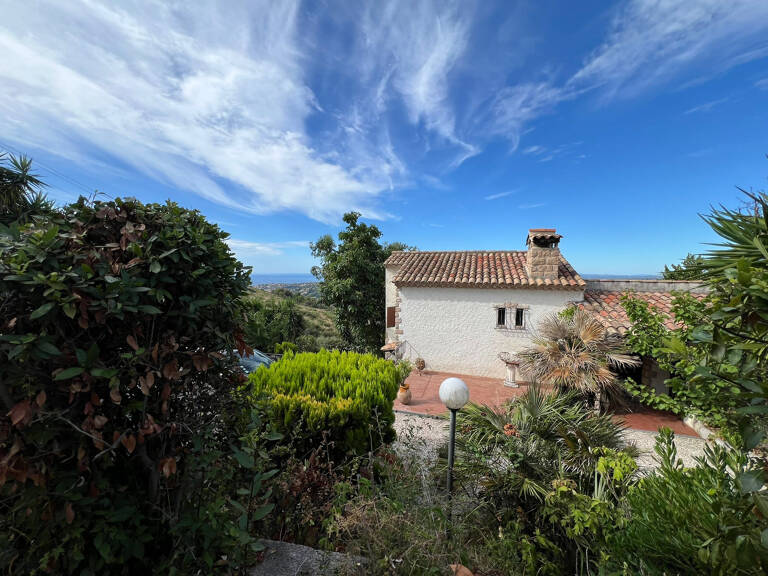 Aspremont   Vue mer et montagnes — photo 1