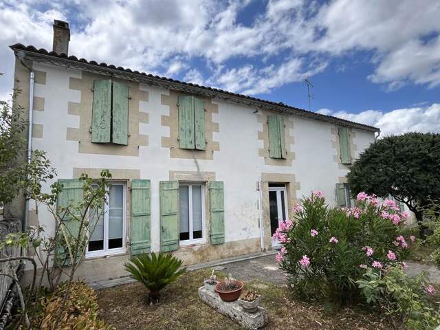 Maison en pierre de 5 pièces principales — photo du bien