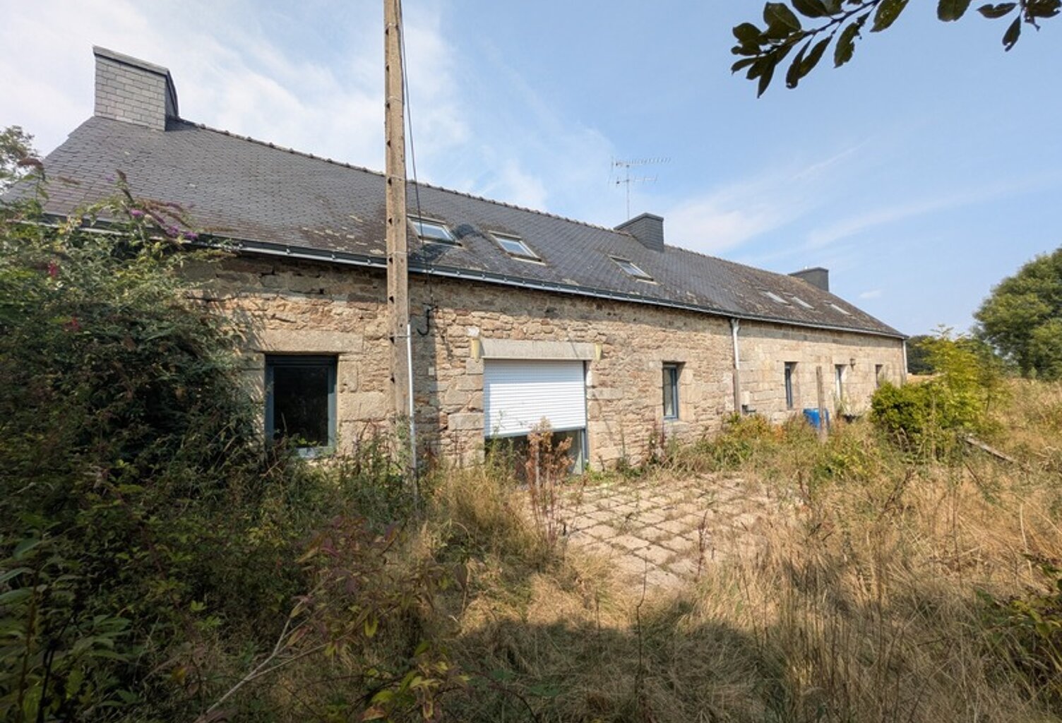 SAINT CARADEC TREGOMEL LONGERE DE 208M² DE 8 PIECES  ENVIRON SUR PARCELLE DE 1600M² — photo 1