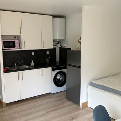 Appartement 1 pièces 700 €