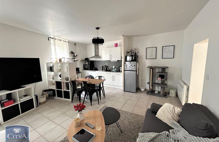 Location appartement 2 pièces 54 m² à Cholet (49300) — photo 2