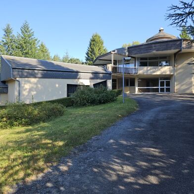 Maison 70 pièces 840000 €