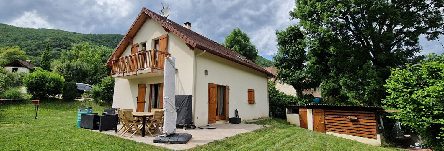 Maison 4 Pièces 105 m² à louer à Saint-Martin-de-la-Cluze (38650)