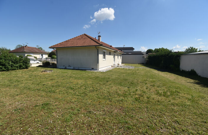 Maison de plain-pied à Saint-Bonnet-de-Mure — photo 3