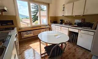 Maison 10 Pièces 219 m² à vendre à Laragne-Montéglin (05300)