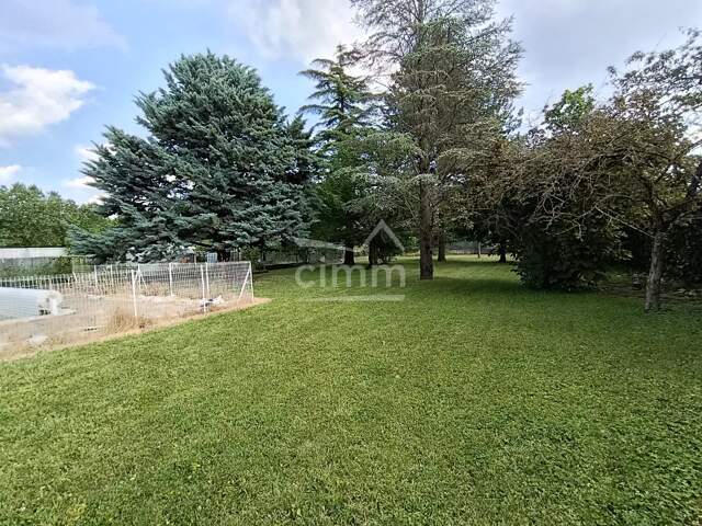 Maison Individuelle avec Jardin, Piscine et Garage — photo du bien