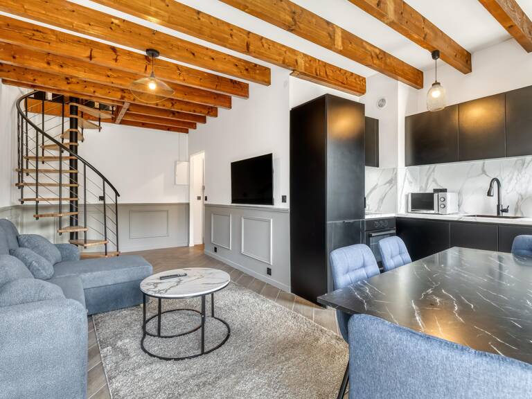  appartement d'exception en duplex, entièrement rénové, offrant une opportunité rare sur le marché immobilier de Thonon-les-Bains. — photo 1