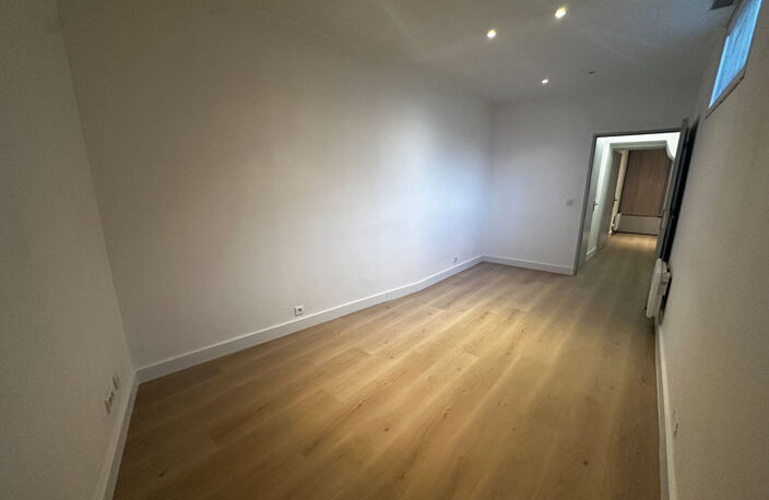 Local 55 m²- À LOUER- SAINT GÉLY — photo 4