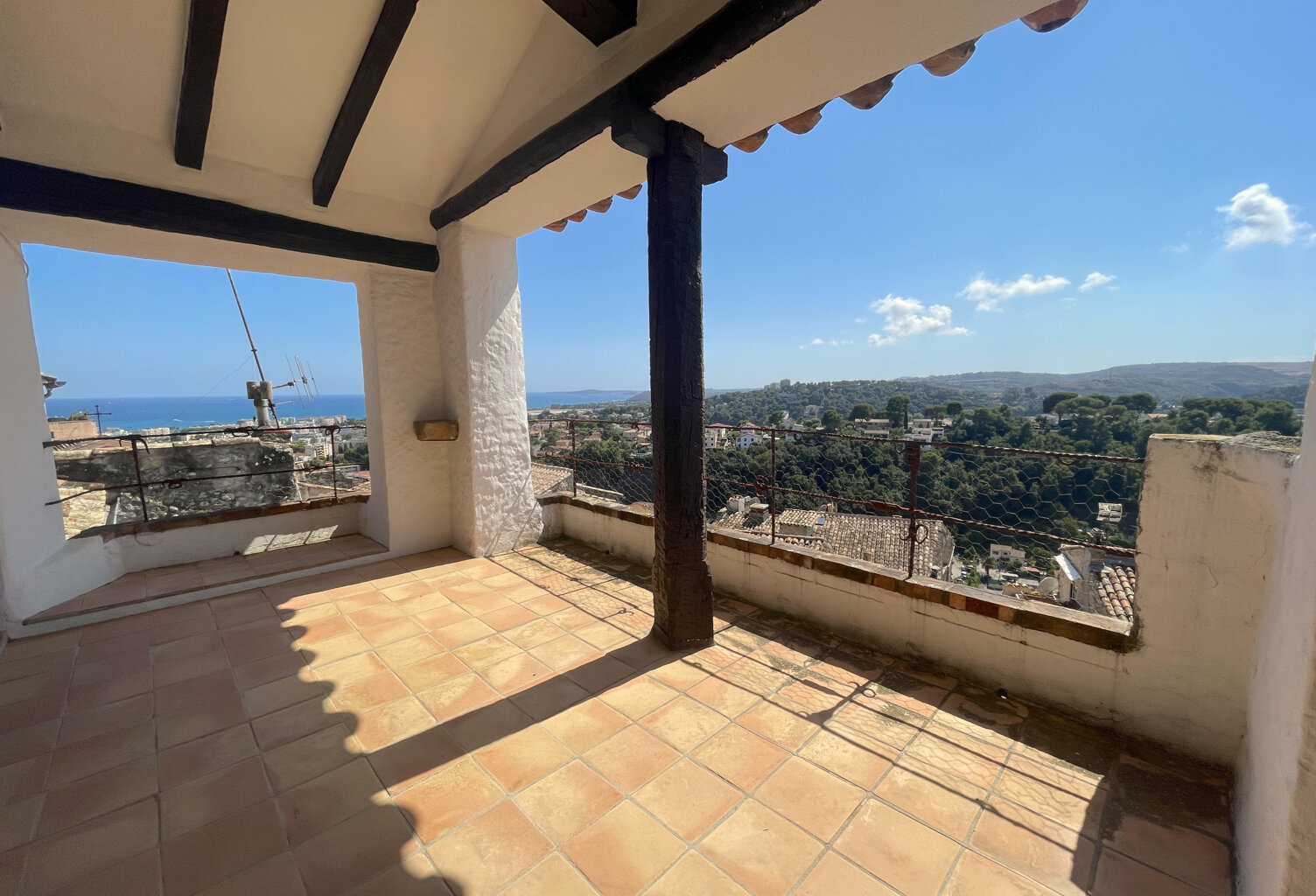 Haut de Cagnes maison terrasse vue mer — photo 1