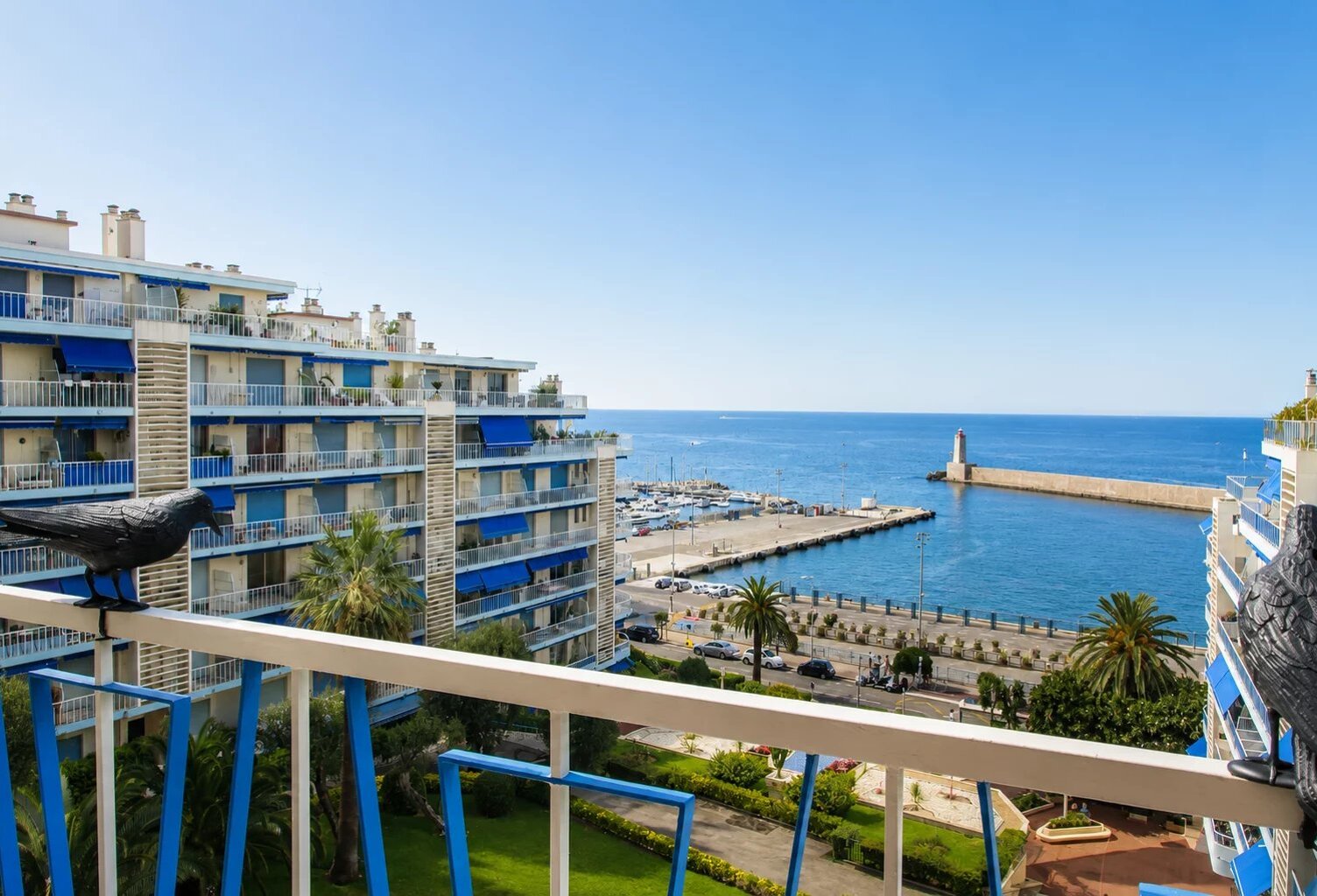 NICE 'LE PORT' -  3P 77m² + 8m² Terrasse | Vue MER | Parking + C — photo 1