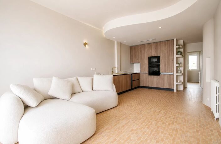 NICE 'LE PORT' -  3P 77m² + 8m² Terrasse | Vue MER | Parking + C — photo 5