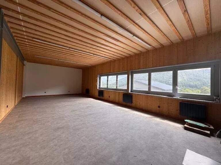 Espace Commercial à Louer à Mieussy — photo 1