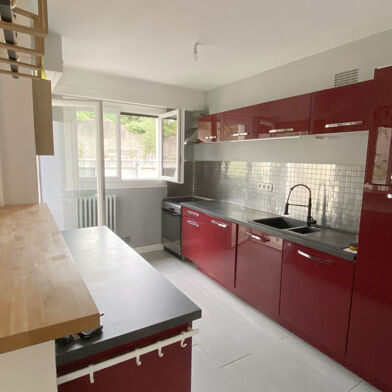 Appartement 4 pièces 990 €