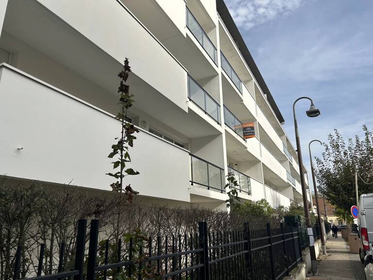 A Loué T4 avec double parking CHARTRES Carré d'or — photo 1