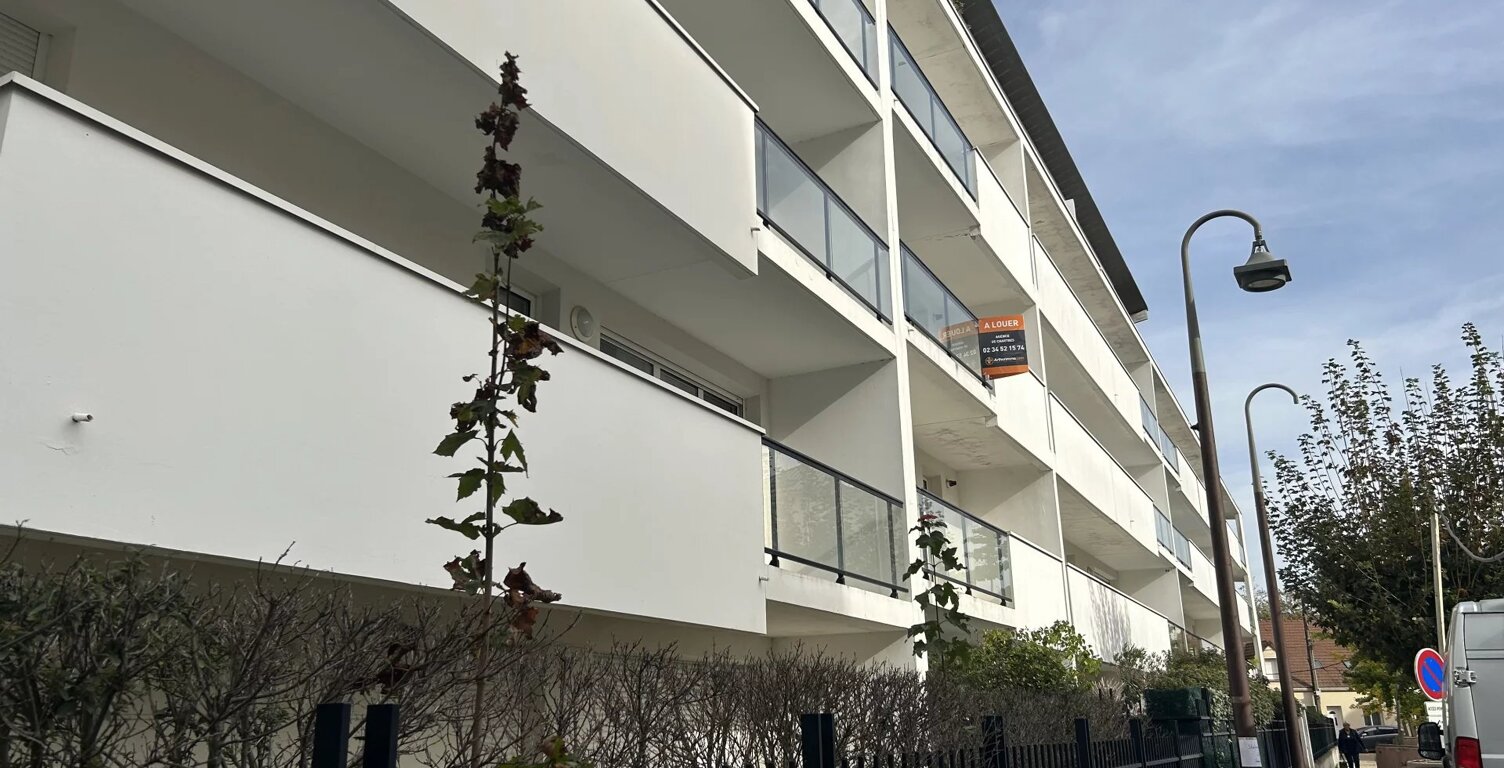 A Loué T4 avec double parking CHARTRES Carré d'or — photo 1