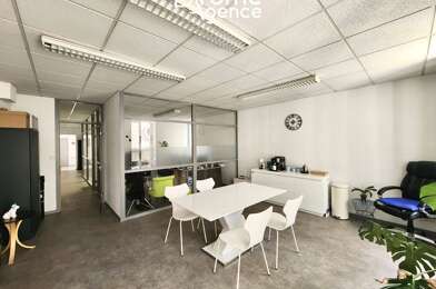 Bureau 3 pièces 650 €