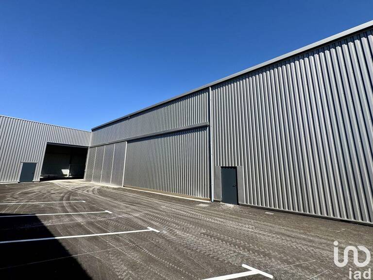 Location Hangar 500 m&sup2; — photo 1