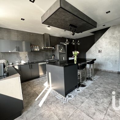 Maison 11 pièces 260000 €