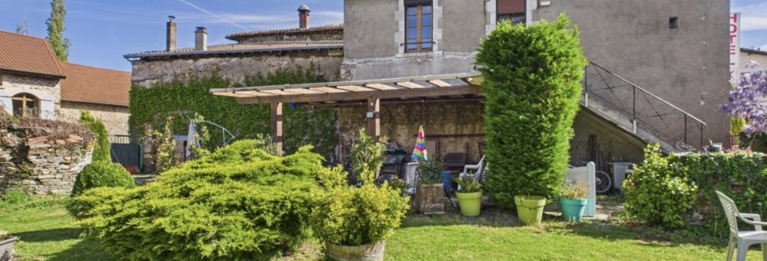 Maison 10 Pièces 311 m² à vendre à Châlus (87230)