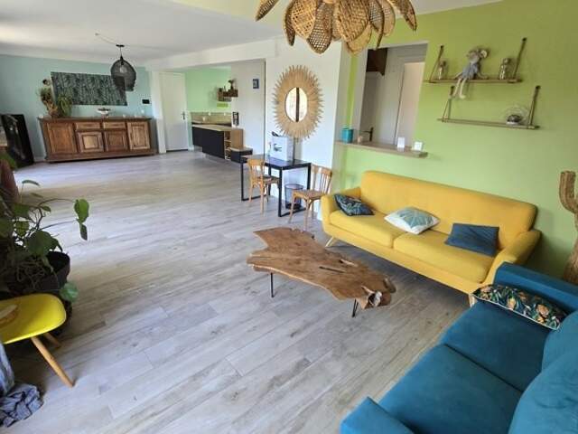 Maison de bourg de 6 pièces principales — photo du bien