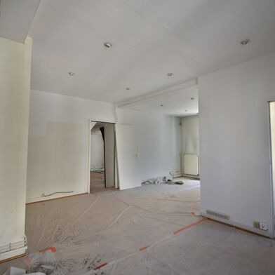 Commerce 7 pièces 2300 €