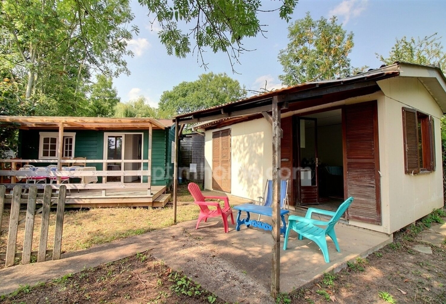 Chalets à vendre sur l'ile du Platais à VILLENNES SUR SEINE (78) — photo 1