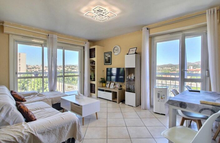 APPARTEMENT T4 TRAVERSANT - VUE DÉGAGÉE - RESIDENCE CALME - PARKING - SECTEUR SAINT LOUP - 13010 MARSEILLE - — photo 2