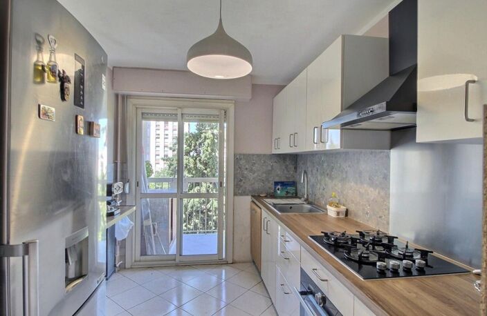 APPARTEMENT T4 TRAVERSANT - VUE DÉGAGÉE - RESIDENCE CALME - PARKING - SECTEUR SAINT LOUP - 13010 MARSEILLE - — photo 3