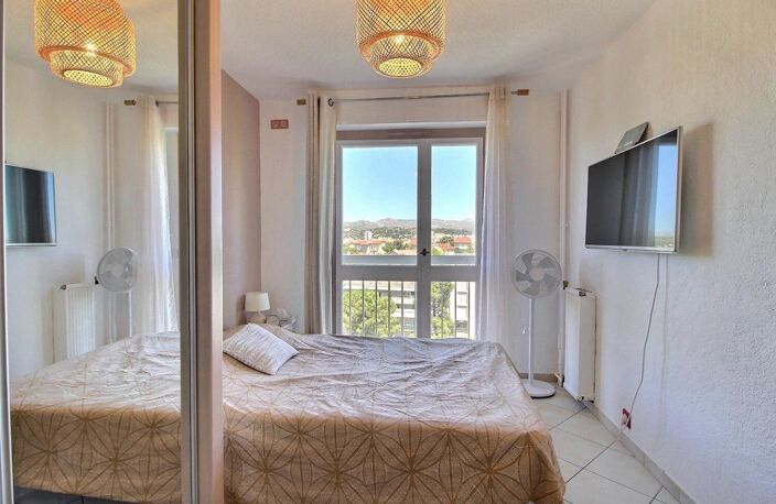 APPARTEMENT T4 TRAVERSANT - VUE DÉGAGÉE - RESIDENCE CALME - PARKING - SECTEUR SAINT LOUP - 13010 MARSEILLE - — photo 4