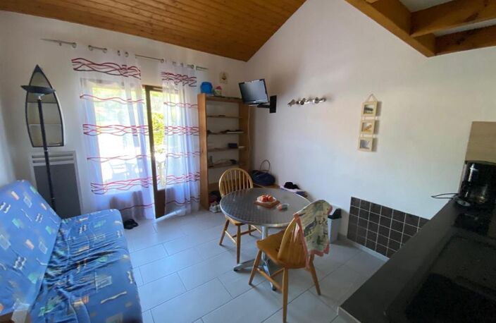 LES MATHES RESIDENCE AVEC PISCINE ET GARDIEN — photo 4