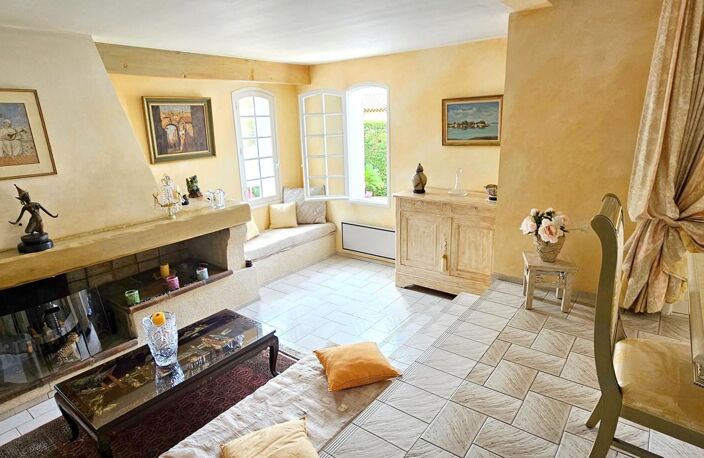 Grande villa à vendre à La Seyne Sur Mer piscine terrain 1000m² sans vis à vis superbe jardin — photo 3