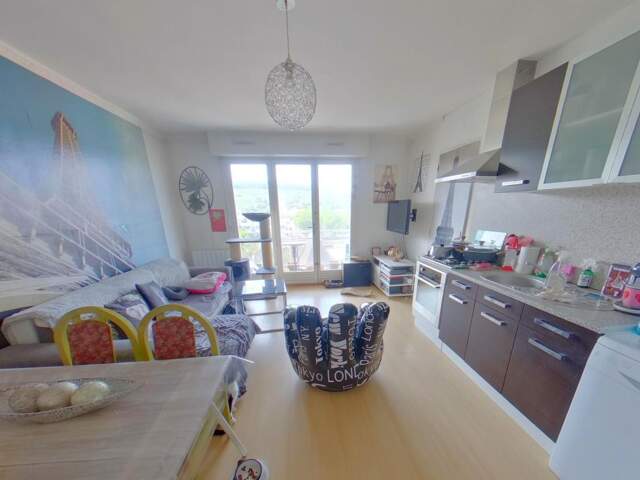 Appartement À Vendre — photo du bien