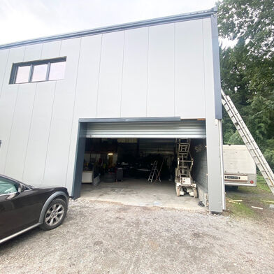 Local industriel  192000 €