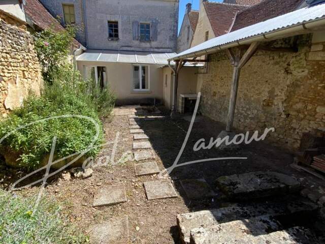 Jolie maison de village avec cour et dépendances — photo du bien