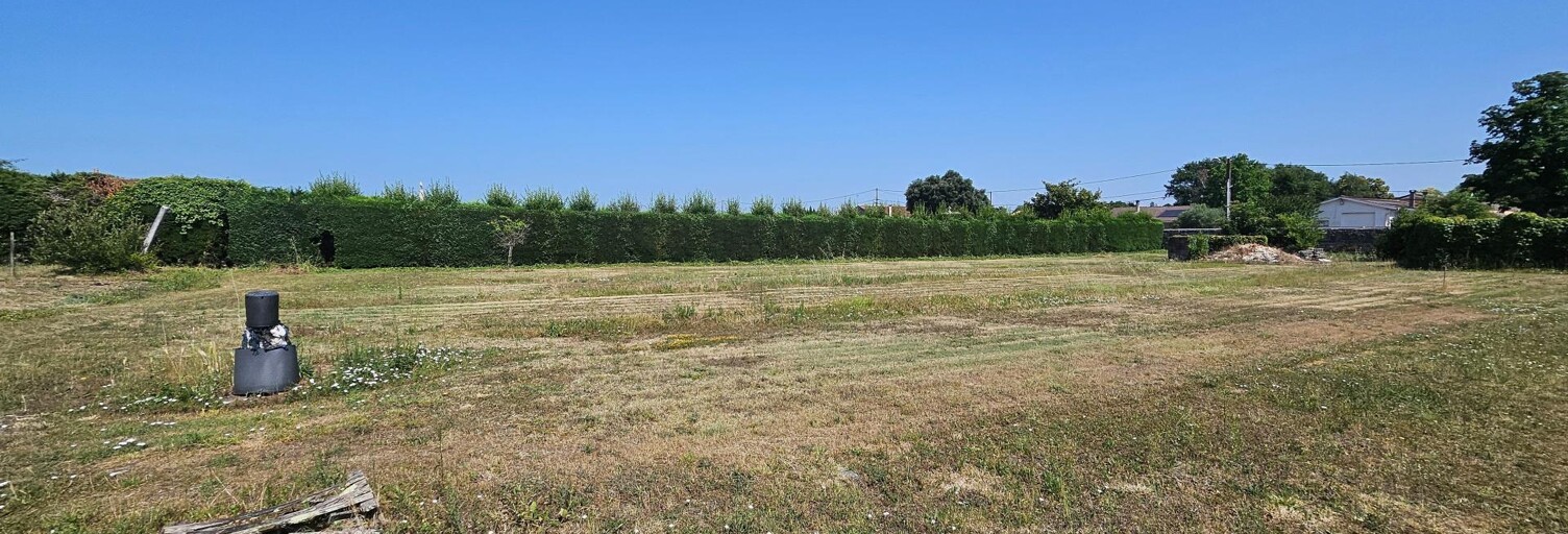 Terrain  3526 m² à vendre à Saint-Seurin-de-Cadourne (33180)