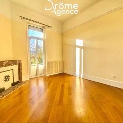 Appartement 3 pièces 685 €