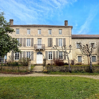 Maison 13 pièces 483600 €