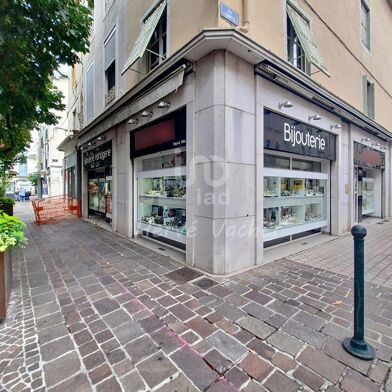 Commerce  167000 €