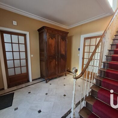 Maison 9 pièces 349900 €