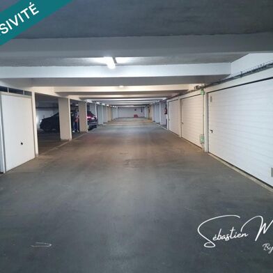 Garage  24000 €