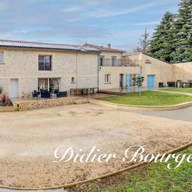 Maison 9 pièces 499000 €