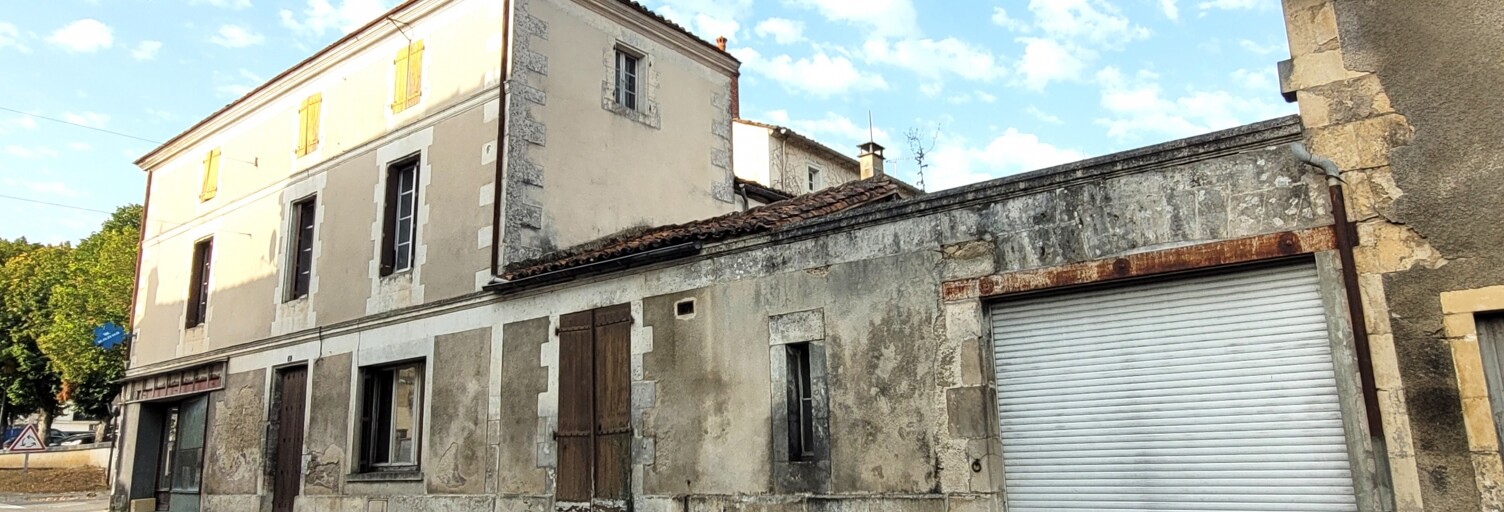 Immeuble  95 m² à vendre à Montbron (16220)