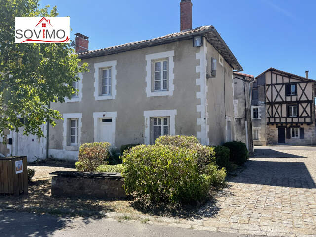 CENTRE BOURG, MAISON AVEC GARAGE ET JARDIN SÉPARÉ — photo du bien