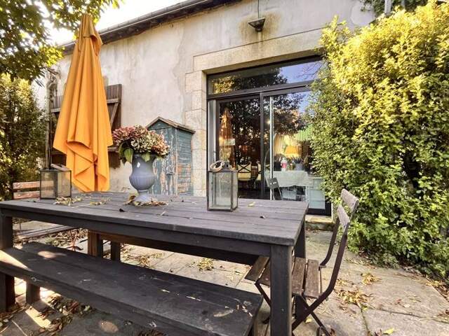 Maison en pierre de 6 pièces principales — photo du bien