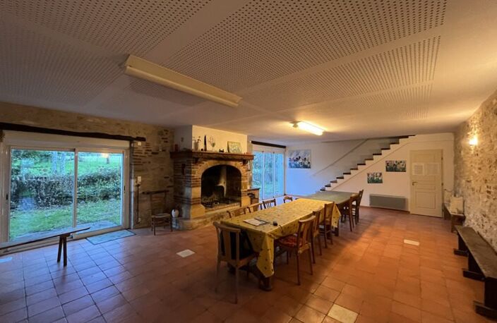 Maison en pierre de 22 pièces principales — photo 2