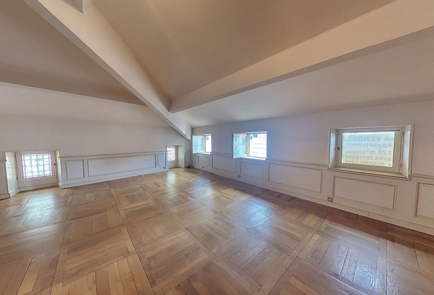 appartement type 3  de 112.25 m2 + cave voutée 40 m2 — photo 1