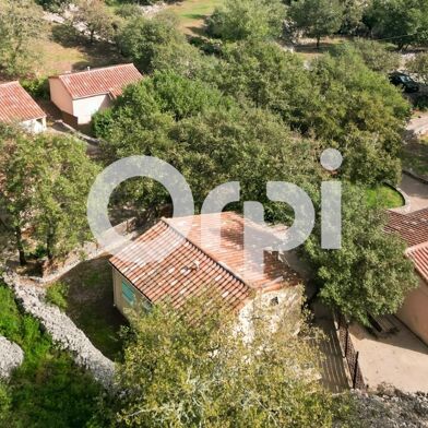 Maison 18 pièces 808400 €